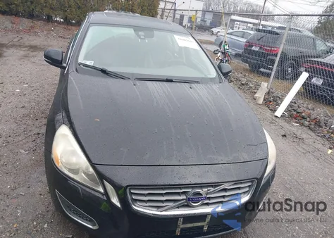 2013 Volvo S60 T5 из США, поврежденный, VIN YV1612FH8D2227201